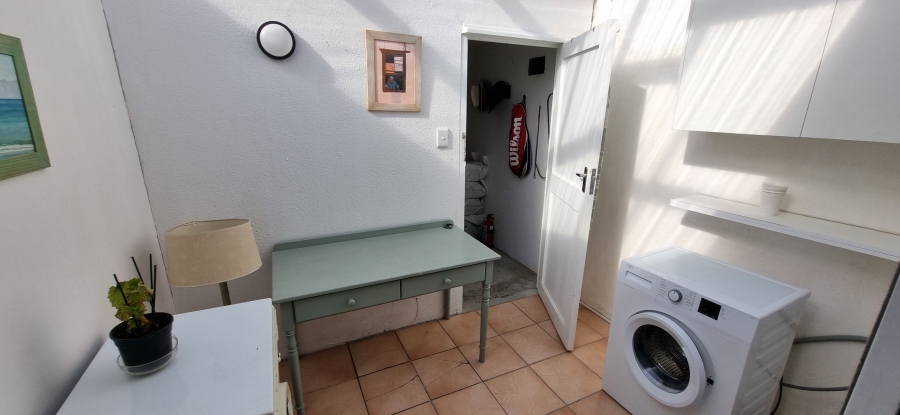 To Let 1 Bedroom Property for Rent in Marina Da Gama Western Cape